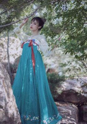 黑白潜行免费观看高清国语版全集_BT种子下载
